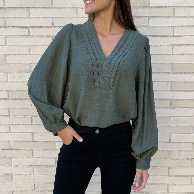 Blusa Pico Pliegues Verde